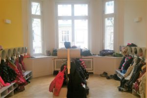 international bilingual montessori school - Garderobe